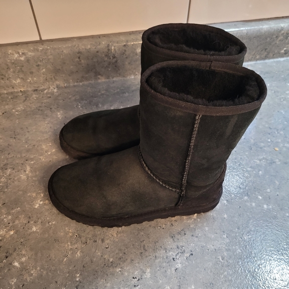 Ugg Classic II boots - Picture 4 of 7